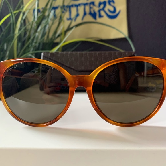 Authentic Gucci sunglasses - Picture 3 of 8